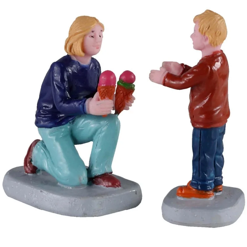 Lemax General Collectibles Figurines: Weekend Treats, Set of 2 #02918